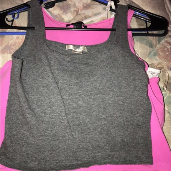 Crop Tops - Picture 3 of 3
